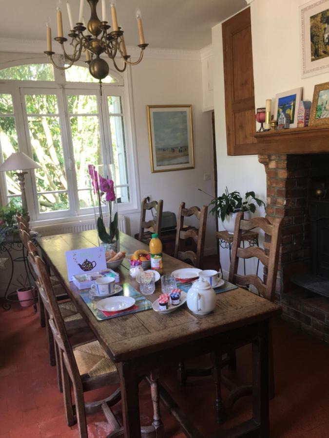 Bed and Breakfast Au Charme Des Pommiers Thiberville Exterior foto