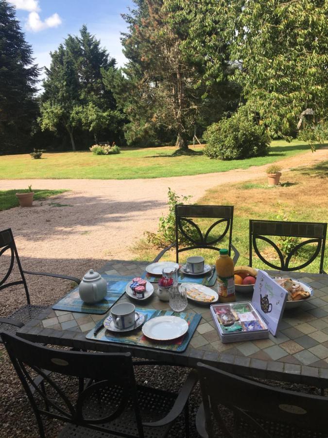 Bed and Breakfast Au Charme Des Pommiers Thiberville Exterior foto